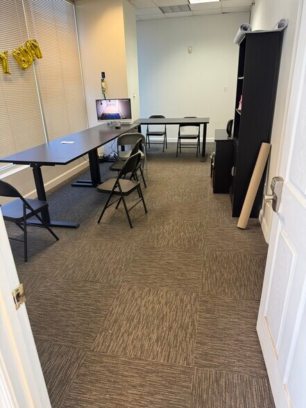 More Photos Of 3852 Dulles South Ct, Chantilly Industrial For Lease