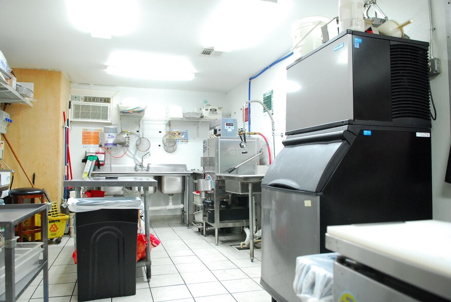 More Photos Of 6507 Brittmoore Rd, Houston Restaurant For Sale