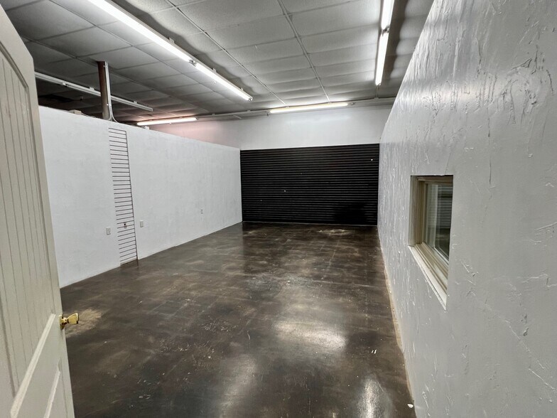 More Photos Of 3010-3012 N 14th St, Ponca City Storefront For Lease