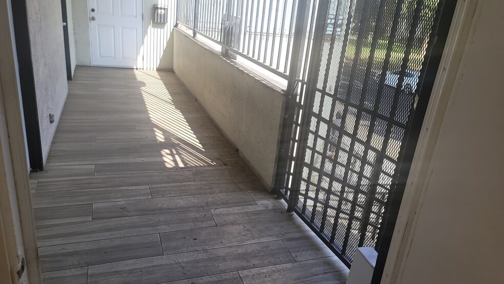 More Photos Of 14401 Gilmore St, Van Nuys Office For Lease