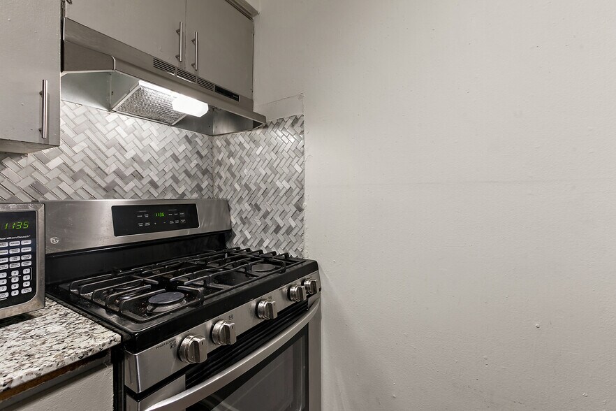 More Photos Of 8502 Dryfield Dr, Austin Apartments For Sale