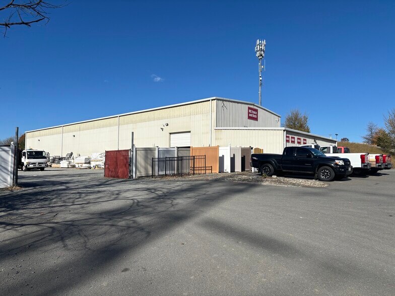 More Photos Of 43060 Jackpit Ln, Ashburn Warehouse For Lease