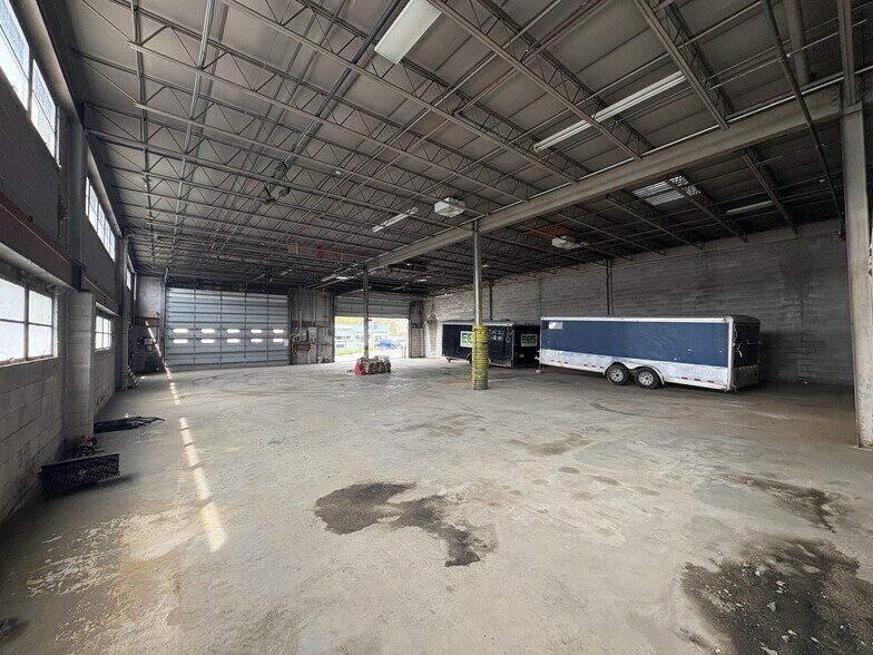 More Photos Of 35-39 Kiscona Rd, Mount Kisco Warehouse For Lease
