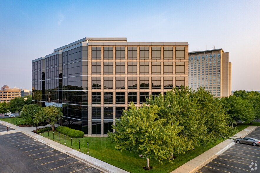 More Photos Of 6201 College Blvd, Overland Park Office For Lease