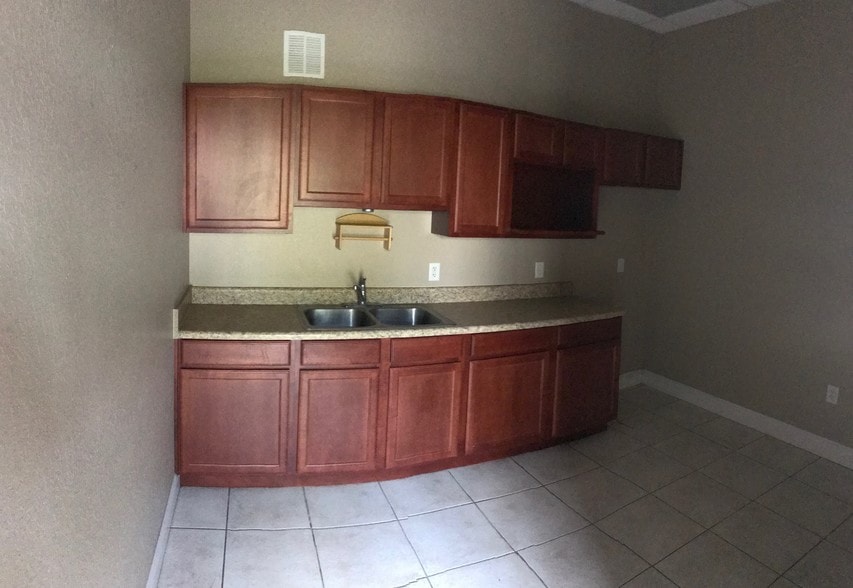 More Photos Of 11395 66th St, Largo Light Distribution For Lease