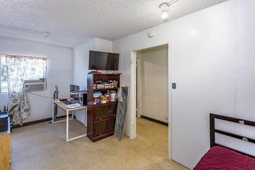 More Photos Of 12561-12563 Persing Dr, Whittier Showroom For Sale