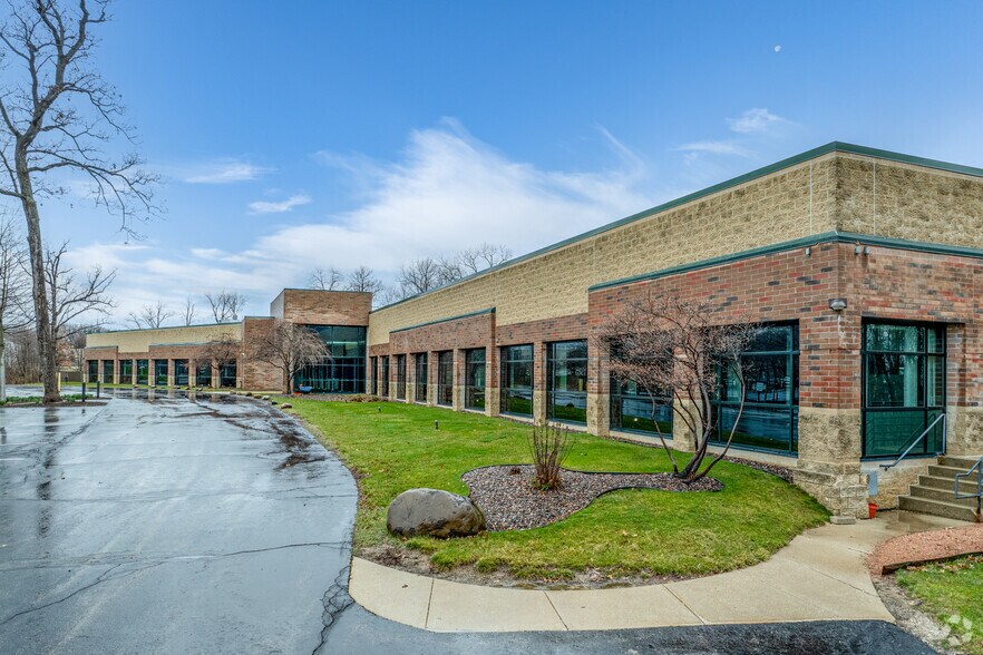 More Photos Of 5445 S Westridge Dr, New Berlin Office For Sale