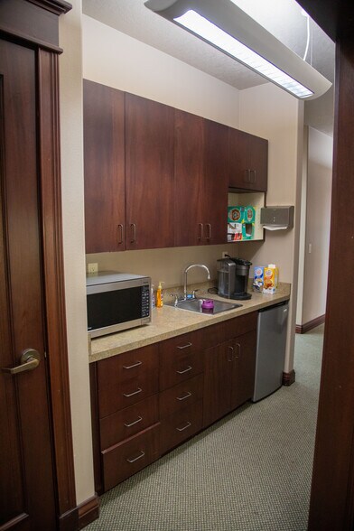 More Photos Of 1191 E Iron Eagle Dr, Eagle Loft Creative Space For Sale