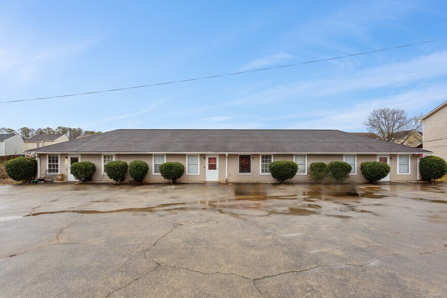 Primary Photo Of 124 Evergreen Trl, Cartersville Apartments For Sale