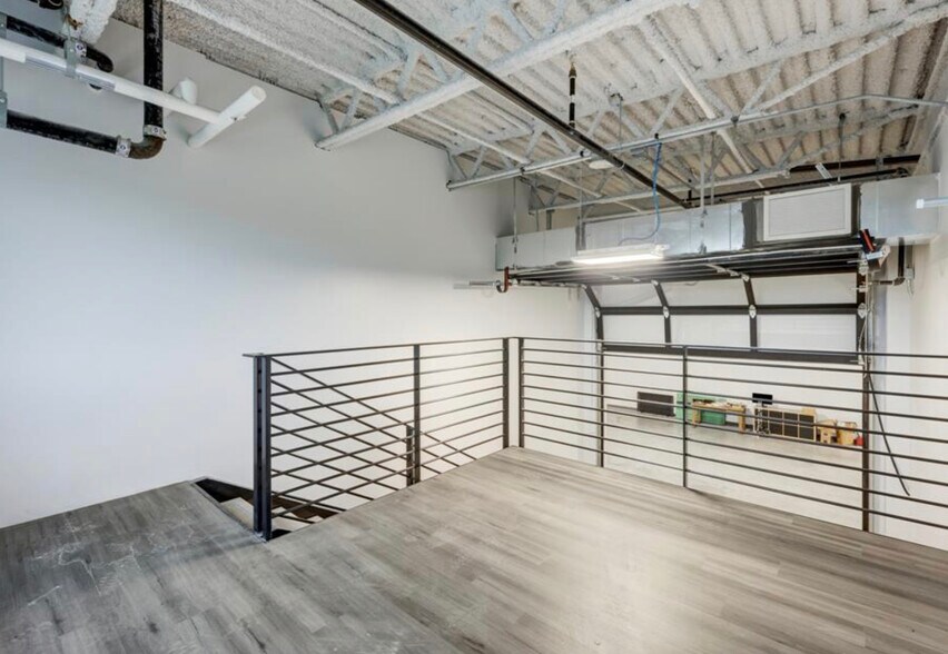 More Photos Of 4229 FM 620, Austin Showroom For Sale