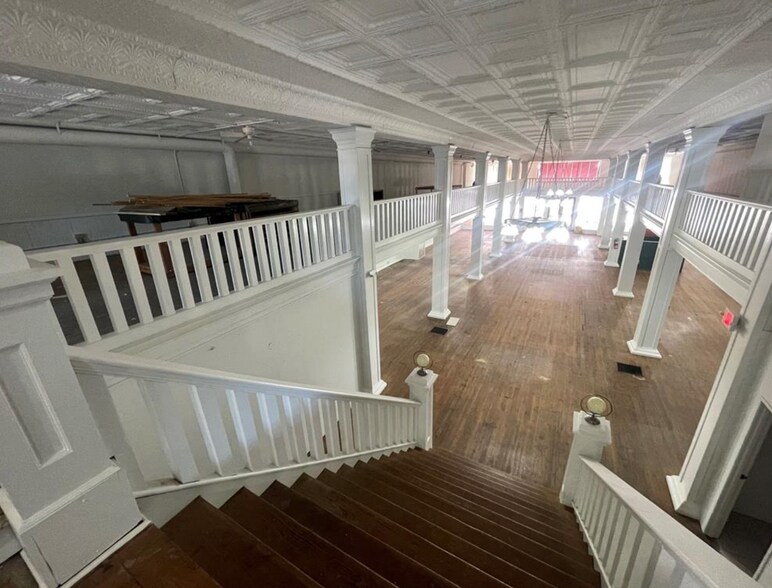 More Photos Of 410 W Chickasha Ave, Chickasha Storefront For Sale