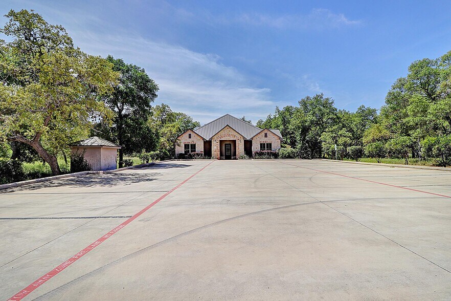 More Photos Of 8122 Whisper Oak, San Antonio Office For Sale