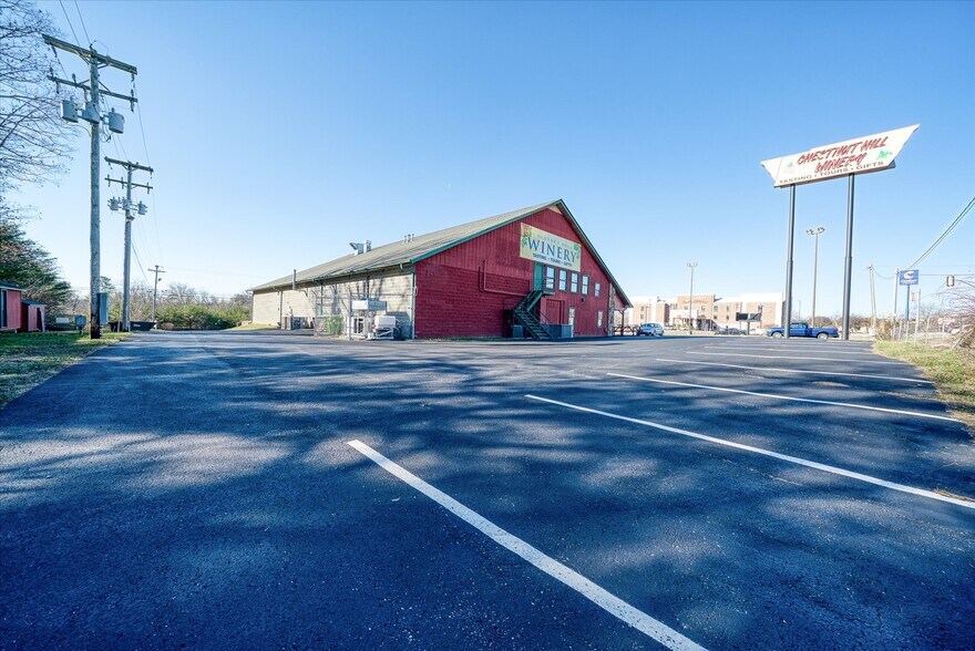 More Photos Of 78 Chestnut Hill Rd, Crossville Freestanding For Sale