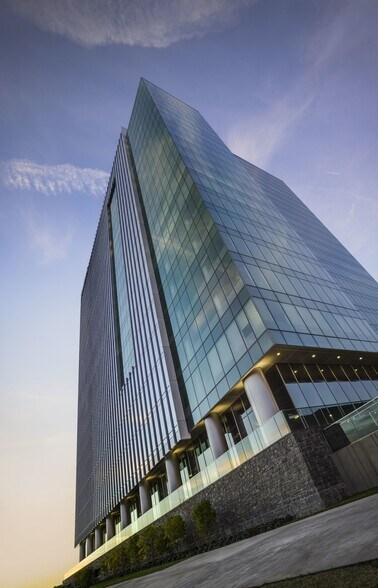 More Photos Of 7900 Tysons One Pl, Tysons Office For Lease