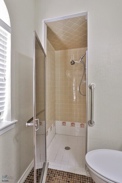 More Photos Of 2810 S 27th St, Abilene Office For Sale