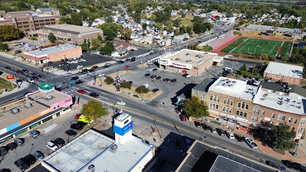 More Photos Of 2323 L St, Omaha Supermarket For Lease