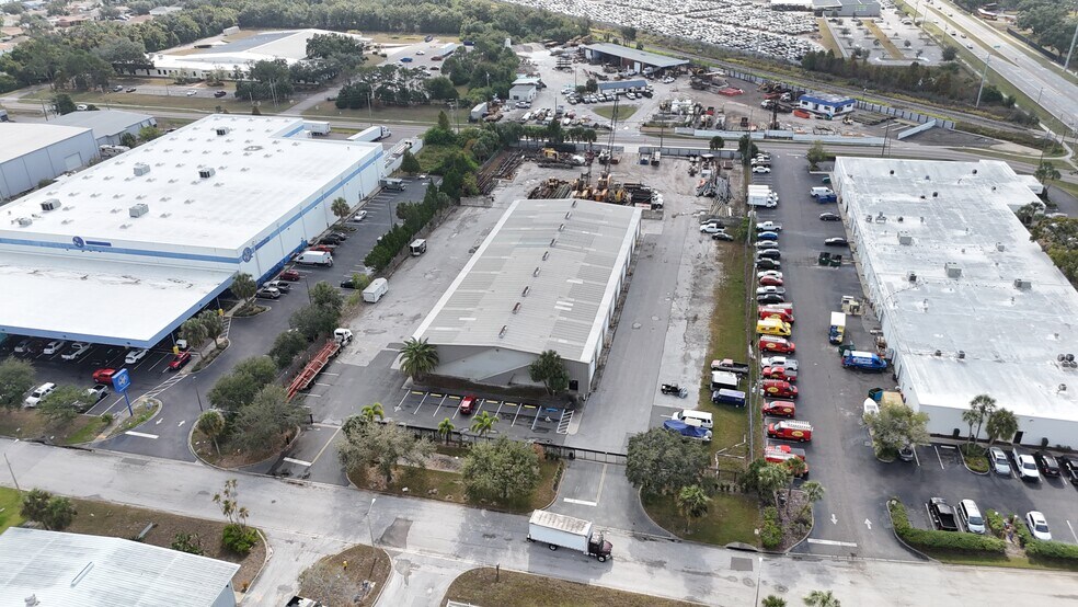 More Photos Of 8810 Enterprise Blvd, Largo Warehouse For Lease