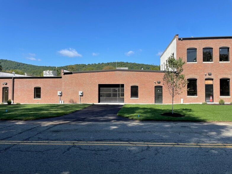 More Photos Of 700 Grand Ave, Hackettstown Warehouse For Sale