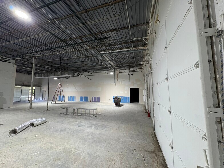 More Photos Of 5475 Peoria St, Denver Light Manufacturing For Lease