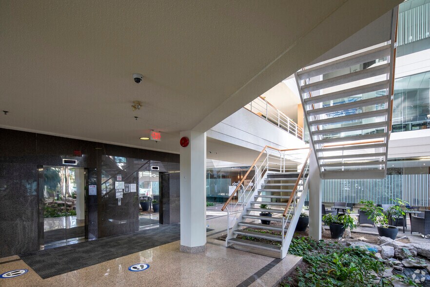 More Photos Of 1550 Enterprise Rd, Mississauga Office For Lease