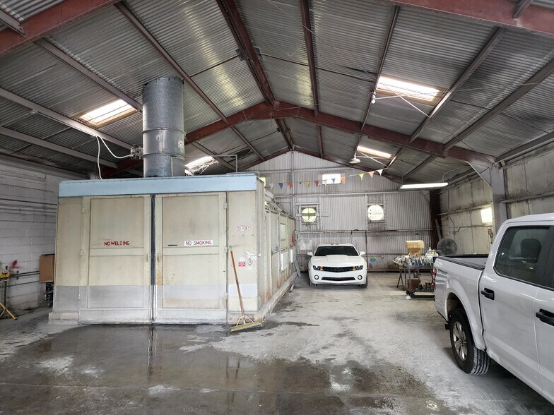 More Photos Of 672 Ahua St, Honolulu Warehouse For Lease