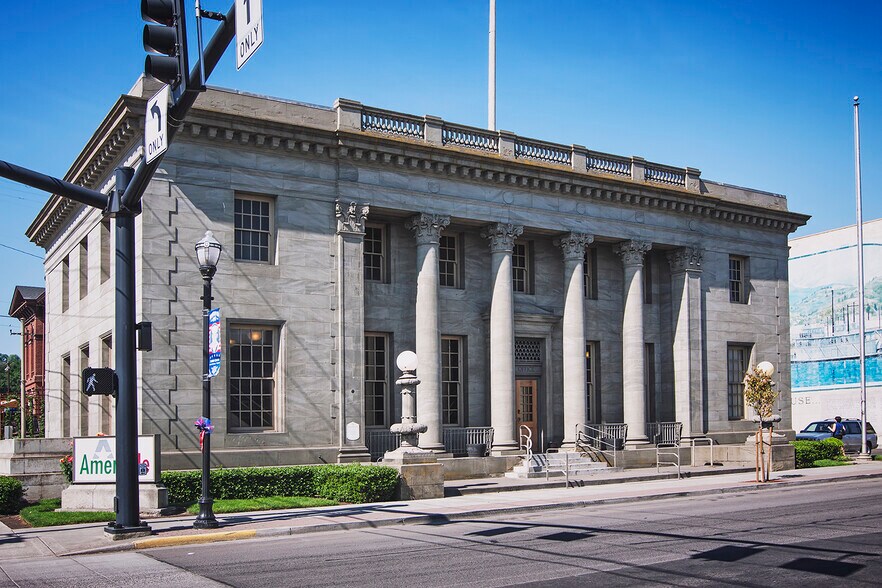 Primary Photo Of 100 W 2nd St, The Dalles Office For Lease
