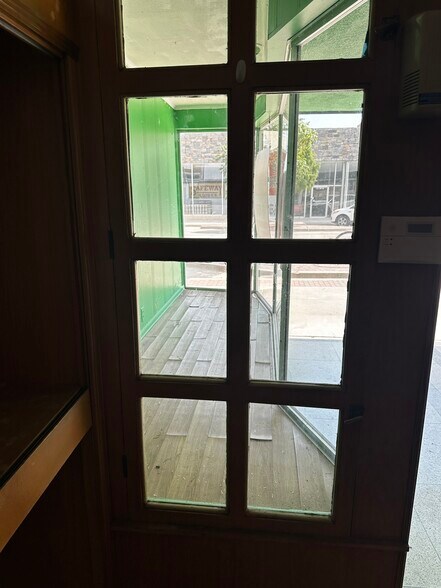 More Photos Of 10 E Main St, Shawnee Storefront For Lease