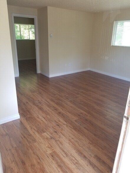 More Photos Of 911 SW Broadway Dr, Portland Apartments For Sale