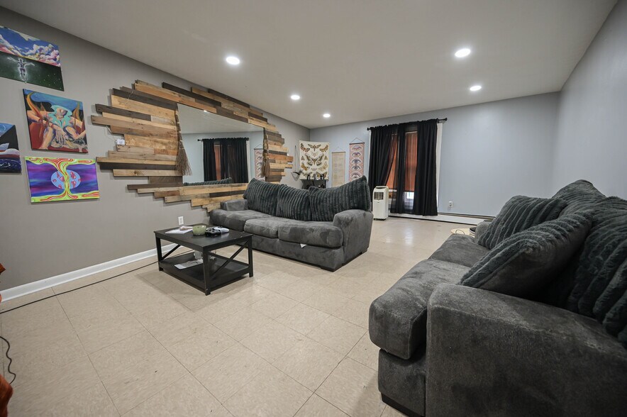 More Photos Of 704 Utica St, Oriskany Specialty For Sale