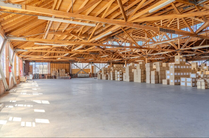 More Photos Of 2900 E 11th St, Los Angeles Warehouse For Lease