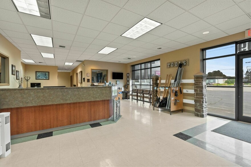 More Photos Of 14909 E Sprague Ave, Spokane Freestanding For Sale