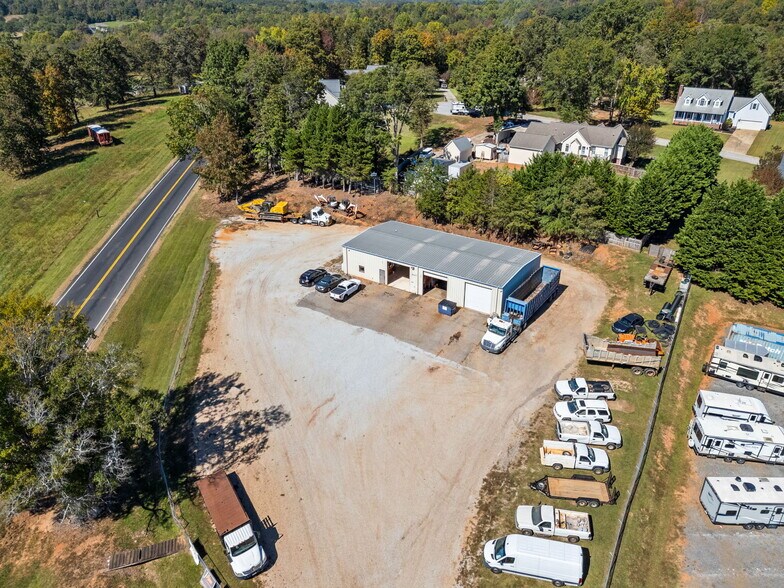 More Photos Of 3808 N Highway 14, Greer Service For Sale