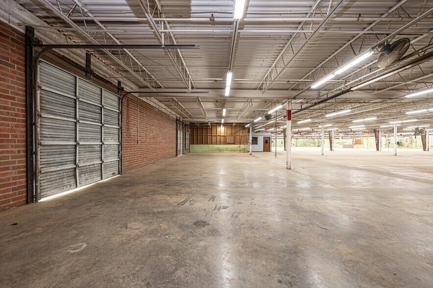More Photos Of 1120 1st St W, Conover Distribution For Lease