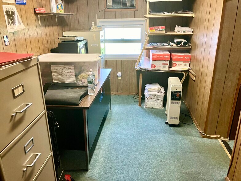 More Photos Of 141 Dunbar Ave, Fords Specialty For Sale