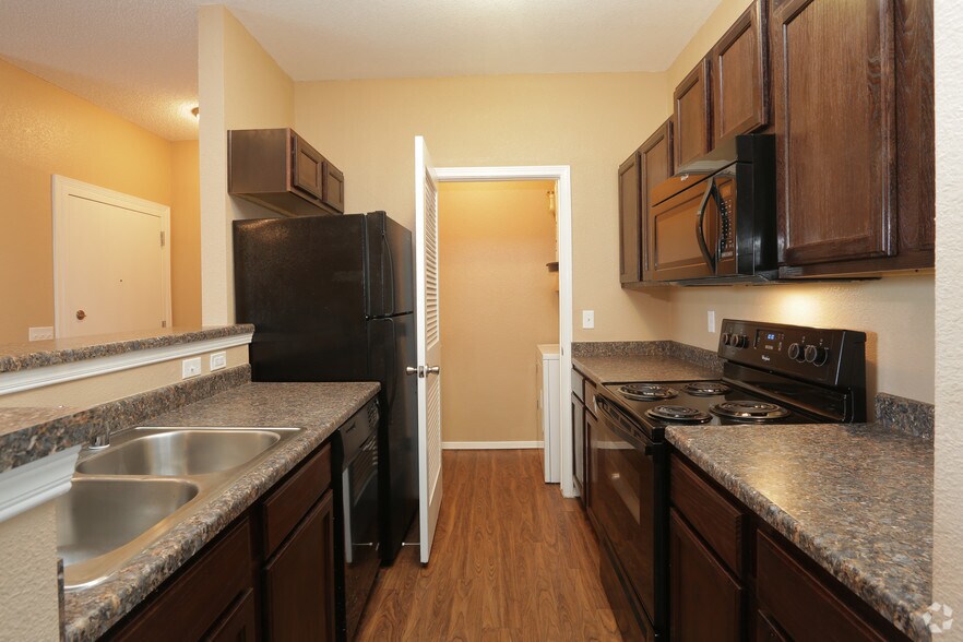 More Photos Of 2521 Robert Wynn St, El Paso Apartments For Sale