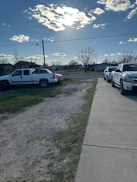 More Photos Of 201 Italy Ave, Bardwell Industrial For Sale