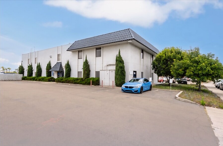 More Photos Of 7979-7989 Vickers St, San Diego Flex For Lease