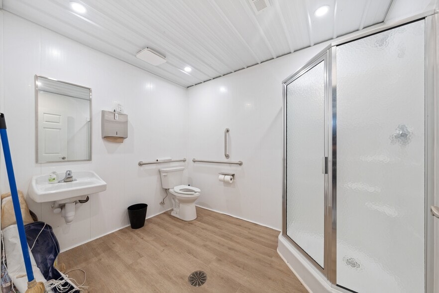 More Photos Of 2667 East Harbor Rd, Port Clinton Freestanding For Sale