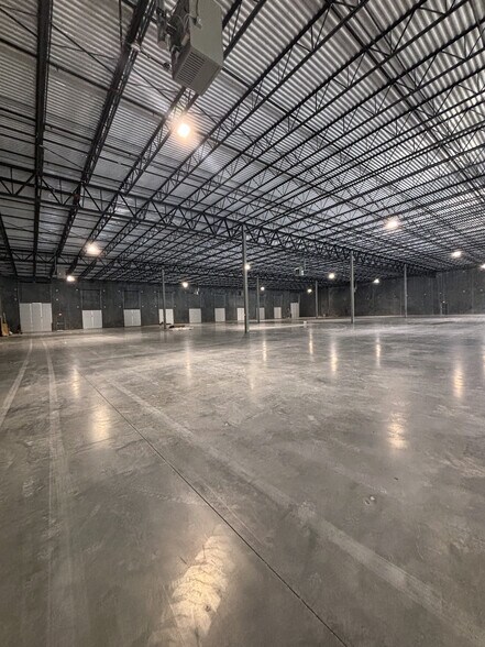 More Photos Of 500-550 Corporate Hills Dr, Saint Charles Warehouse For Lease