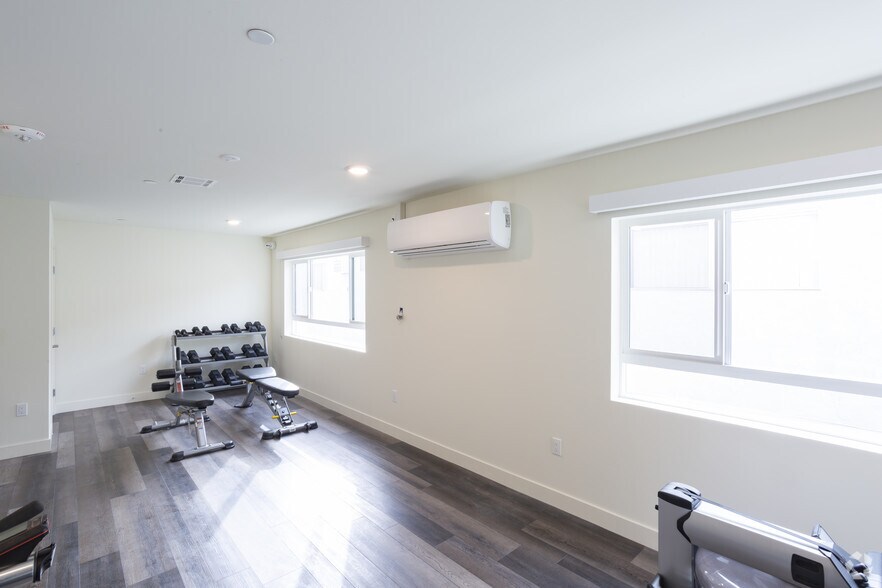 More Photos Of 3667 Mentone Ave, Los Angeles Multifamily For Sale