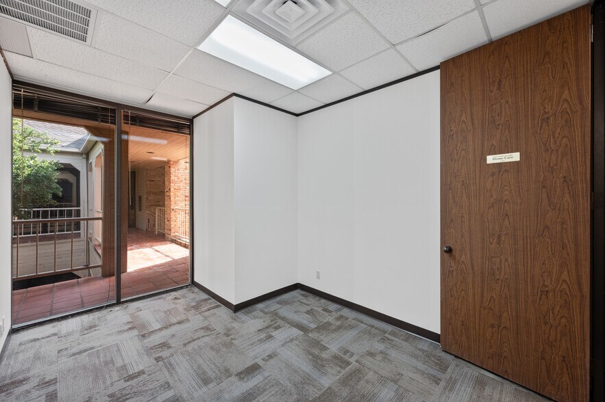 More Photos Of 3624 North Hills Dr, Austin Medical For Sale