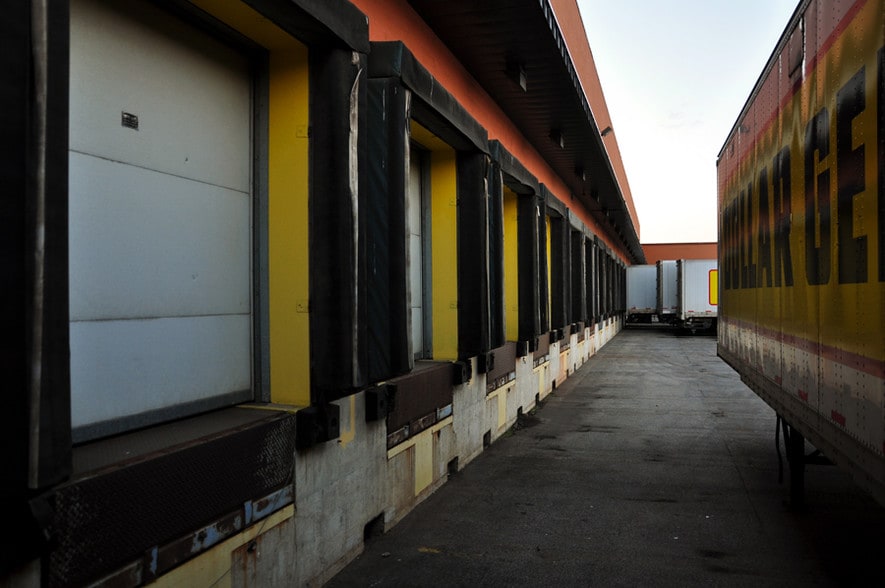More Photos Of 4039 Genesee St, Cheektowaga Distribution For Lease