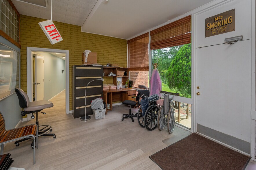 More Photos Of 730 Memorial Dr, Bessemer Medical For Sale