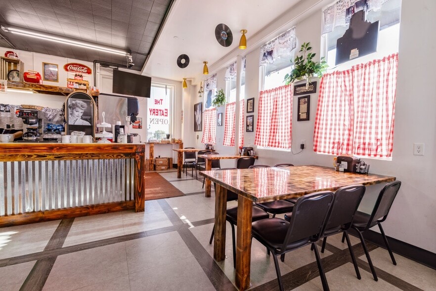 More Photos Of 10 S Main St, Fillmore Restaurant For Sale