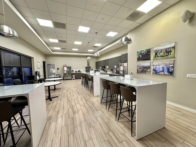 More Photos Of 185 W Chestnut Ave, Monrovia Office For Sale
