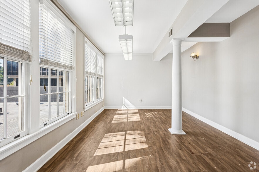More Photos Of 1708 Peachtree St NW, Atlanta Medical For Sale