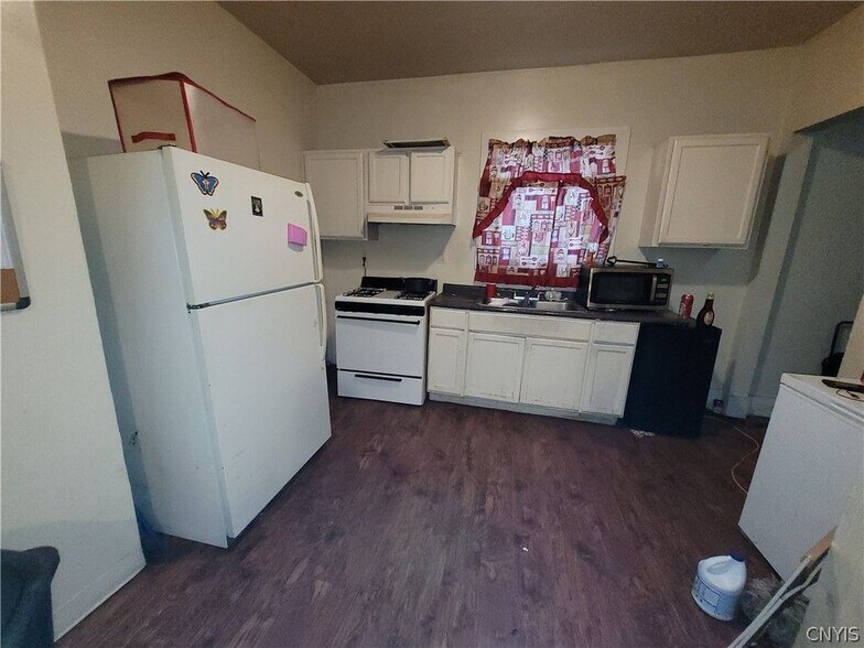 More Photos Of 3514 S Salina St, Syracuse Apartments For Sale