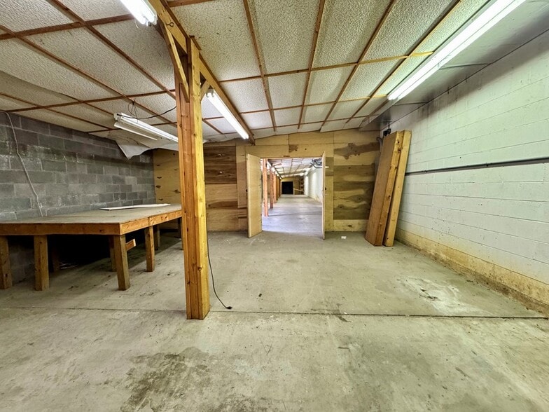 More Photos Of 868 State Route 3 and 12, Hinton Flex For Sale