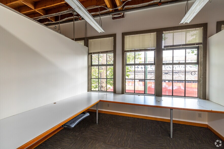 More Photos Of 550-590 2nd St, Oakland Office For Lease