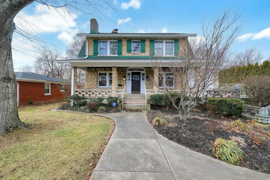 Primary Photo Of 3208 College Dr, Louisville Office Residential For Lease